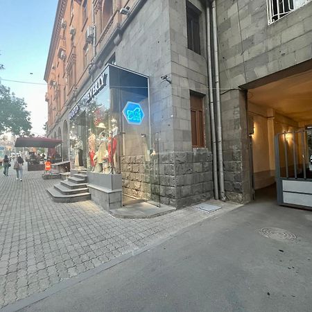 Galaxy Inn Luxury Hostel In Center Єреван Екстер'єр фото