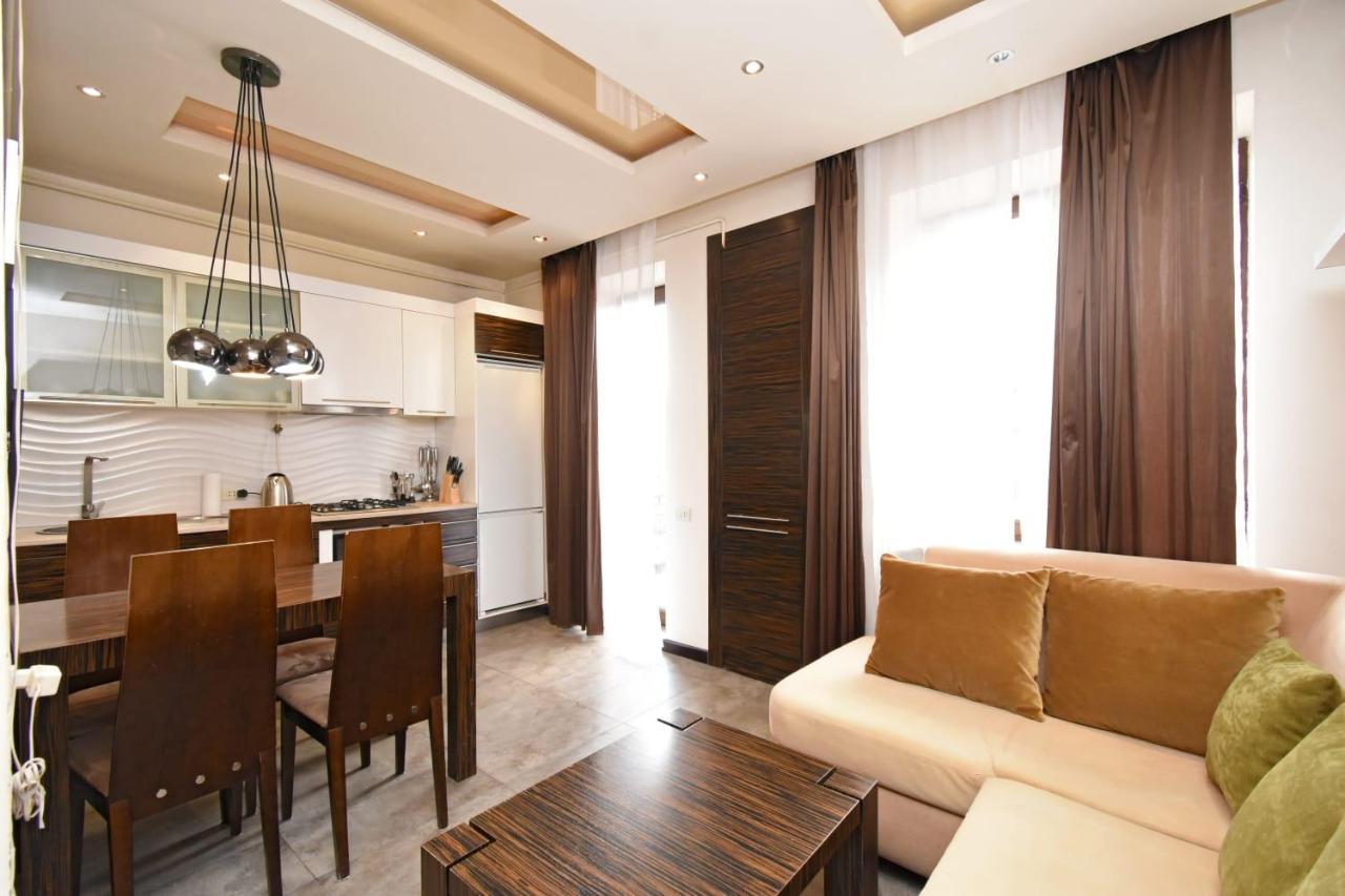 Galaxy Inn Luxury Hostel In Center Єреван Екстер'єр фото