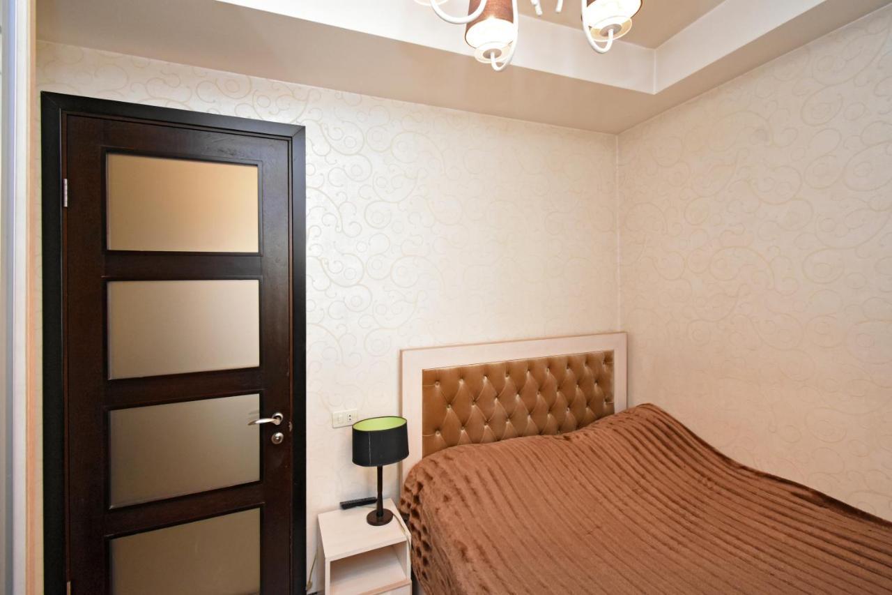 Galaxy Inn Luxury Hostel In Center Єреван Екстер'єр фото