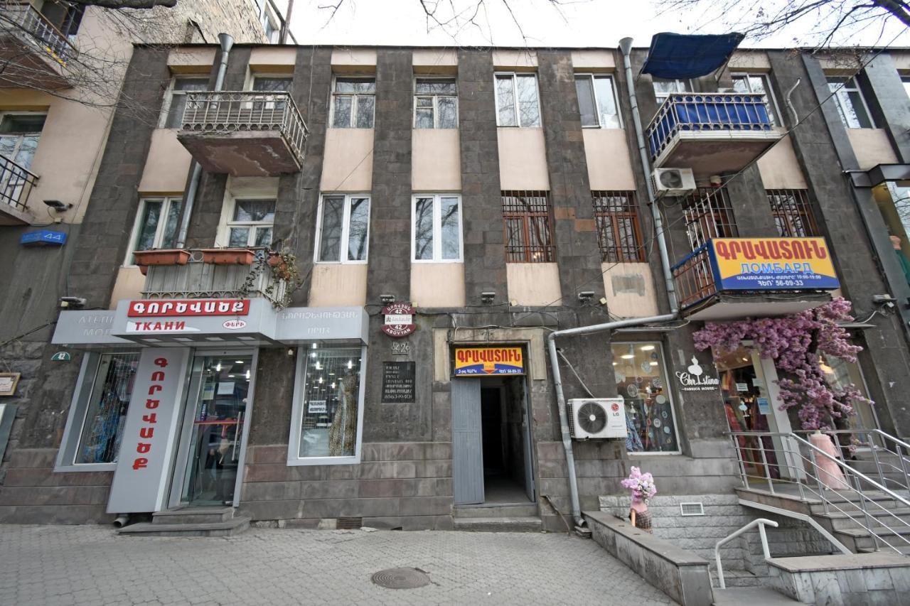 Galaxy Inn Luxury Hostel In Center Єреван Екстер'єр фото