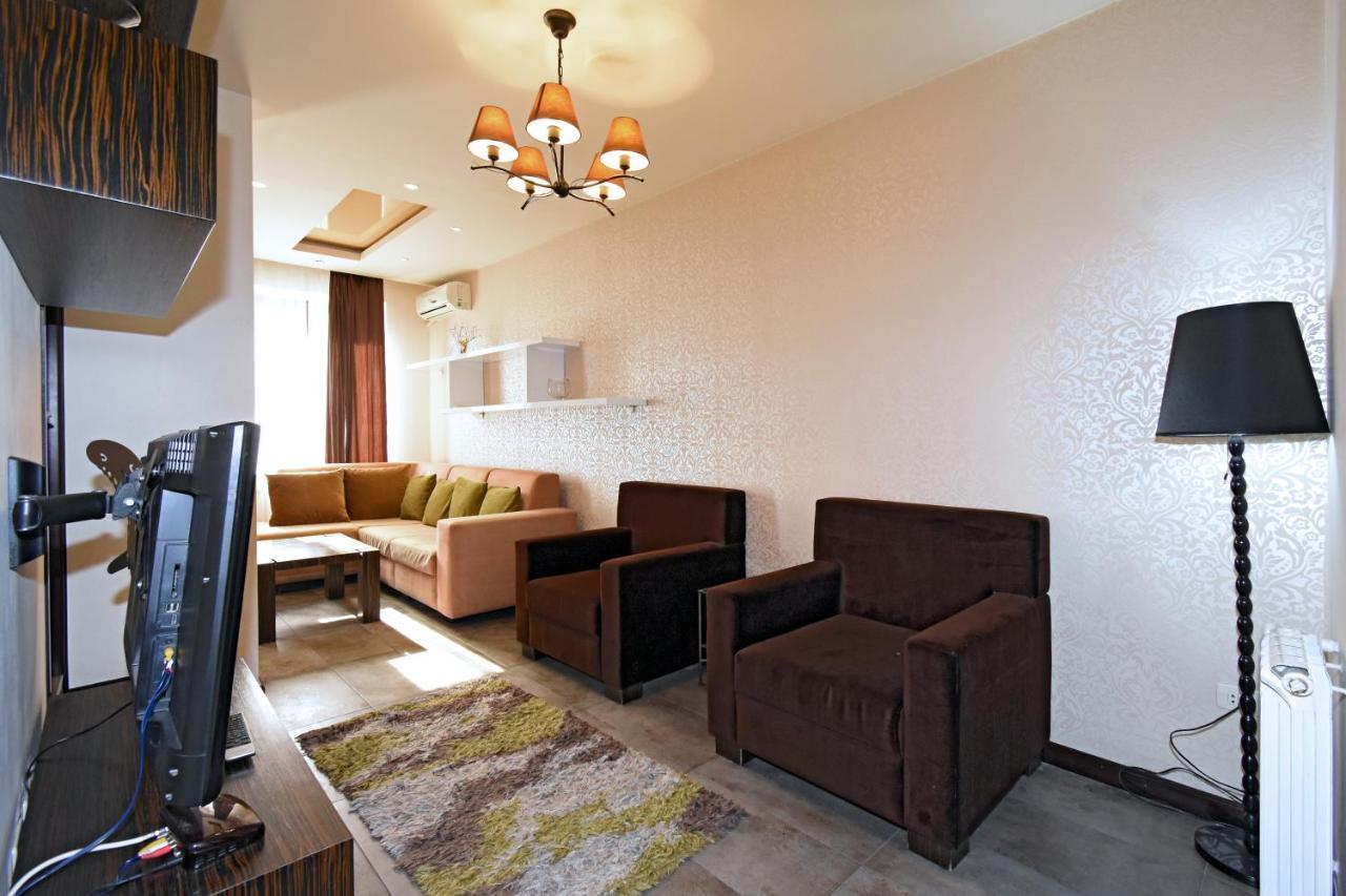 Galaxy Inn Luxury Hostel In Center Єреван Екстер'єр фото